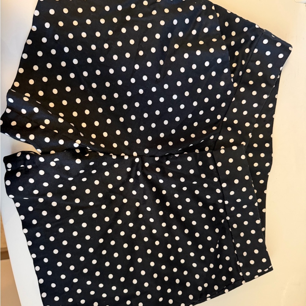 INC INTERNATIONAL CONCEPTS SIZE 8 Black Polka Dot statement Shorts